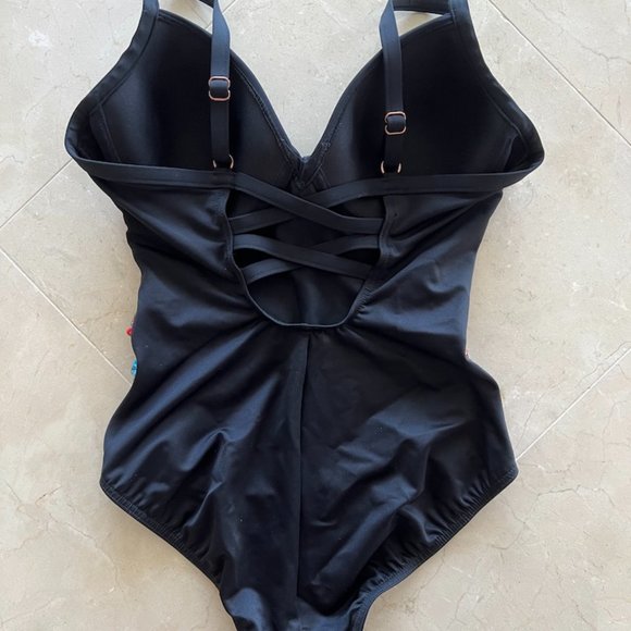 MIRACLESUIT One-Piece Swimsuit size 8 - Picture 7 of 12